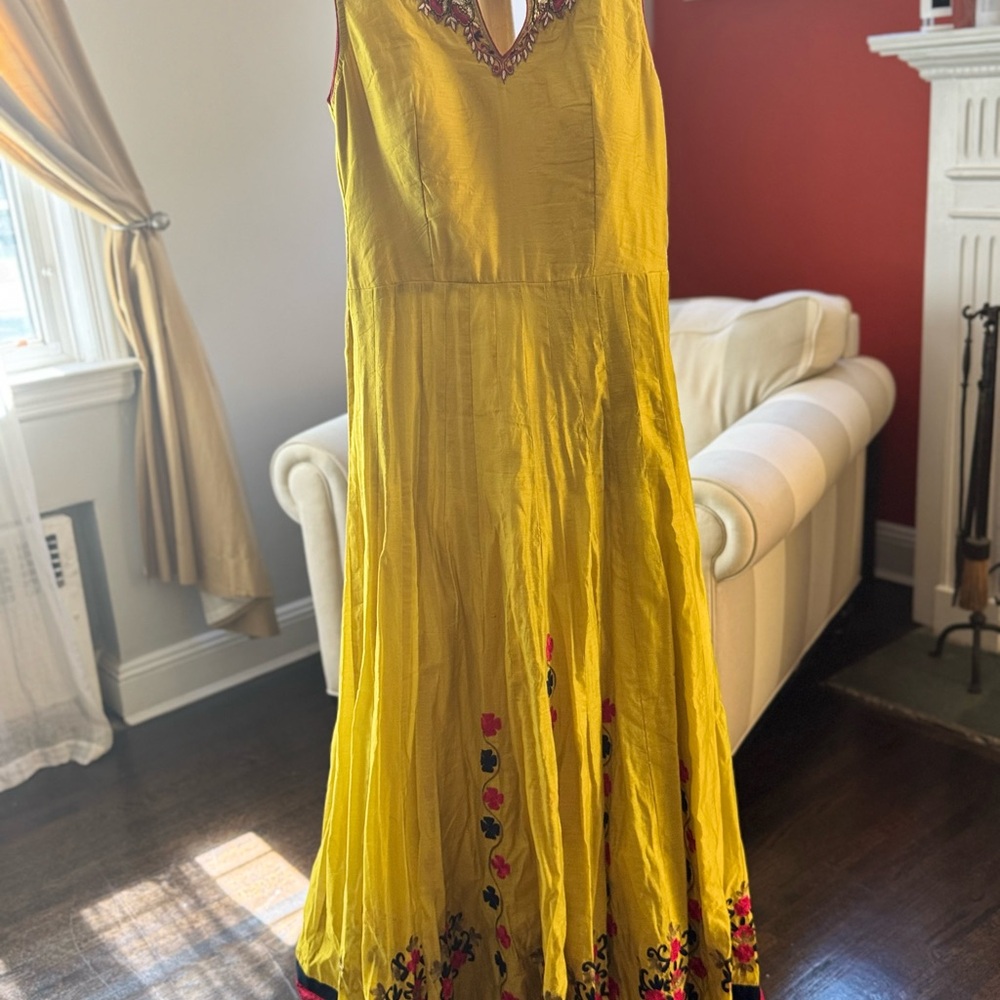 Yellow Sleeveless Scoop Neck Maxi Sundress